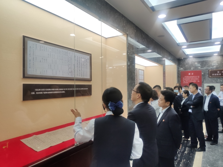 301601430769105373.jpeg 3.jpg