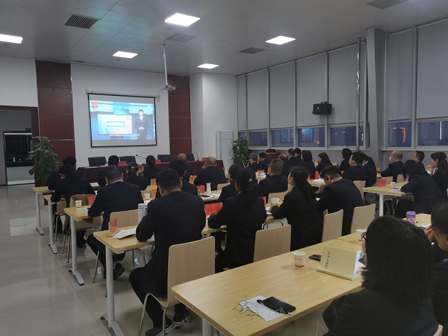 251616634552105283.jpeg 观看教育片.jpg