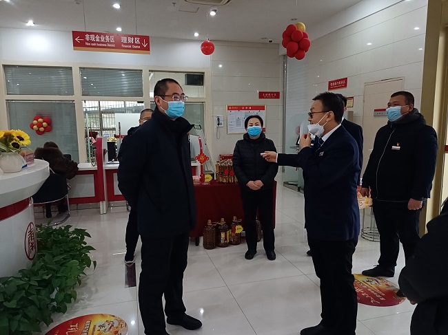 301643521439120985.jpeg 李行长1.jpg