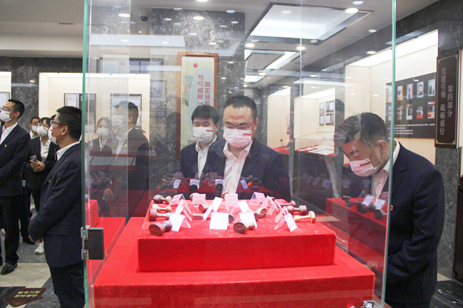 191652945330213303.jpeg 参观2.jpg