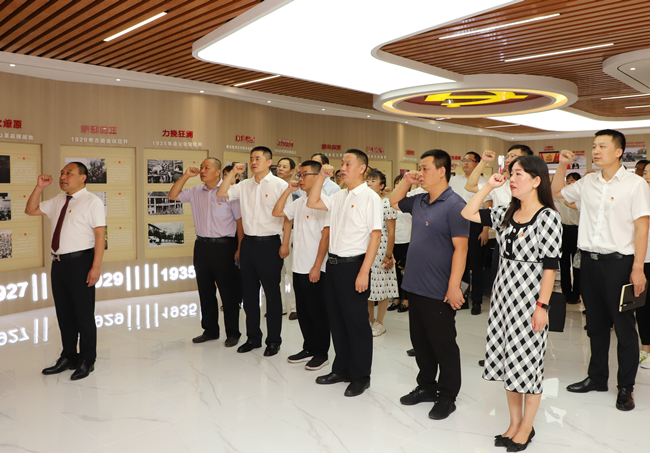 301659169071114949.jpeg 重温誓词_副本.jpg