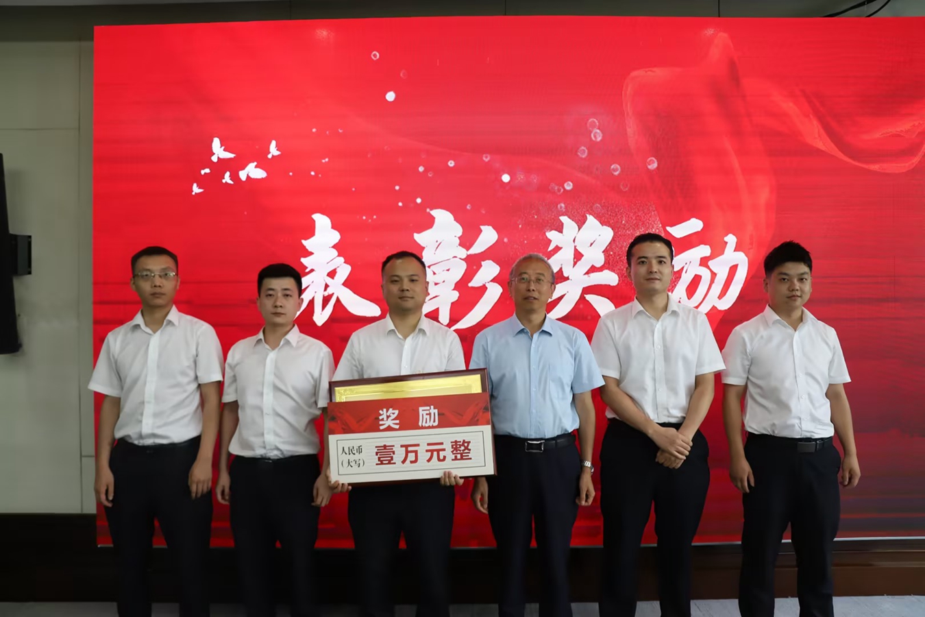 031691024733236038.jpeg 3.jpg